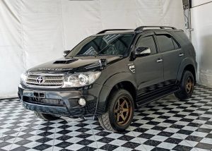 2010 TOYOTA SUV V FORTUNER 3.0 4WD AT Black