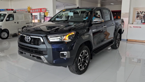2027 TOYOTA HILUX DOUBLE CAB 2.4 2WD AT Blue