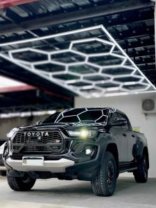 2027 TOYOTA HILUX DOUBLE CAB 2.8 4WD AT Black