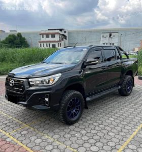 2020 TOYOTA HILUX DOUBLE CAB 2.4 2WD AT Black