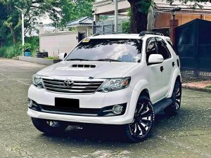 2015 TOYOTA FORTUNER SUV 2.4 2WD AT White