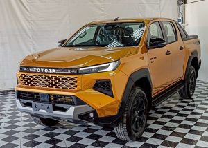 2026 TOYOTA HILUX TRAVO OVERLAND PLUS DOUBLE CAB 2.8 4WD AT Orange