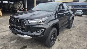 2027 TOYOTA HILUX DOUBLE CAB 2.8 4WD AT Black