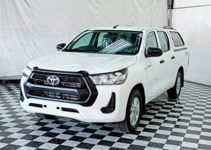 2020 TOYOTA HILUX REVO MID DOUBLE CAB 2.4 2WD AT White