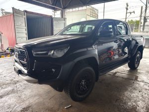 2027 TOYOTA HILUX DOUBLE CAB 2.8 4WD AT Black