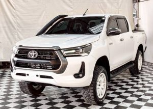 2021 TOYOTA HILUX REVO E DOUBLE CAB 2.4 2WD AT White