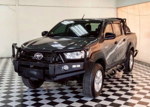 2020 TOYOTA HILUX DOUBLE CAB 2.4 2WD AT Bronze