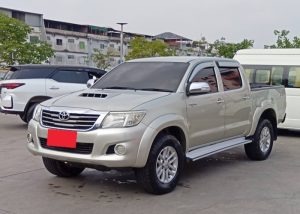 2014 TOYOTA HILUX VIGO E DOUBLE CAB 2.5 4WD MT Silver