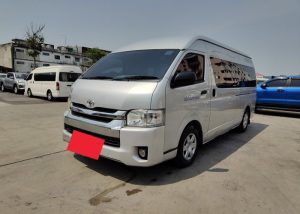 2017 TOYOTA VAN COMMUTER 3.0 2WD MT Silver