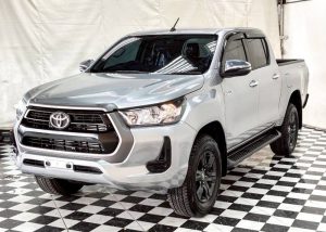 2020 TOYOTA HILUX REVO ENTRY DOUBLE CAB 2.4 2WD AT Silver