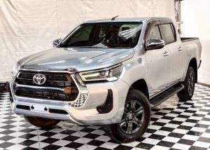 2022 TOYOTA HILUX REVO ENTRY DOUBLE CAB 2.4 2WD AT Silver