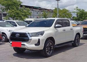 2020 TOYOTA HILUX REVO HIGHT DOUBLE CAB 2.4 2WD AT White