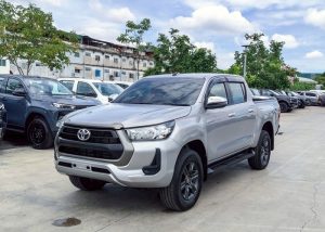 2020 TOYOTA HILUX REVO ENTRY DOUBLE CAB 2.4 2WD AT Silver