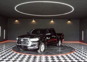 2022 TOYOTA HILUX REVO ENTRY SMART CAB 2.4 2WD AT Black
