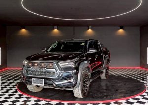 2022 TOYOTA HILUX REVO E DOUBLE CAB 2.4 2WD AT Black