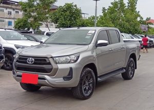 2021 TOYOTA HILUX REVO ENTRY DOUBLE CAB 2.4 2WD AT Silver