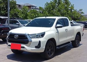 2022 TOYOTA HILUX REVO ENTRY SMART CAB 2.4 2WD AT White