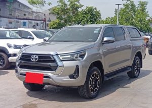 2021 TOYOTA HILUX REVO HIGHT DOUBLE CAB 2.8 4WD AT Silver