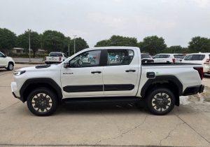 2027 TOYOTA HILUX DOUBLE CAB 2.8 4WD AT White Hover