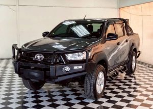 2020 TOYOTA HILUX DOUBLE CAB 2.4 2WD AT Bronze