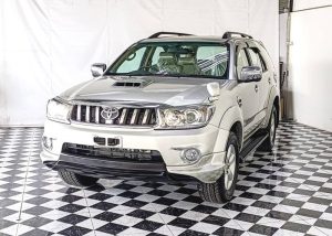 2009 TOYOTA SUV V FORTUNER 3.0 4WD AT Silver