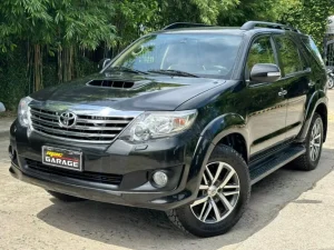 2015 TOYOTA FORTUNER SUV 2.5 2WD AT Black