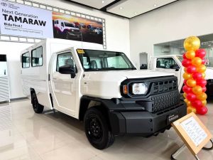 2027 TOYOTA TAMARAW VAN 2.4 2WD MT White