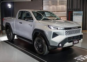 2026 TOYOTA HILUX TRAVO 4TREX PREMIUM SMART CAB 2.8 4WD AT Silver