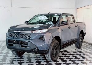 2026 TOYOTA HILUX TRAVO SMART DOUBLE CAB 2.8 2WD AT Gray