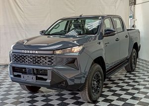 2026 TOYOTA HILUX TRAVO SMART DOUBLE CAB 2.8 2WD AT Gray