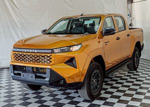 2026 TOYOTA HILUX TRAVO SMART DOUBLE CAB 2.8 2WD AT Orange