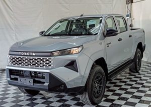 2026 TOYOTA HILUX TRAVO SMART DOUBLE CAB 2.8 2WD AT Silver