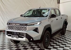 2026 TOYOTA HILUX TRAVO PREMIUM DOUBLE CAB 2.8 2WD AT Silver