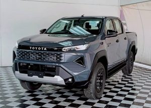 2026 TOYOTA HILUX TRAVO PREMIUM DOUBLE CAB 2.8 2WD AT Gray