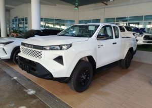 2026 TOYOTA HILUX TRAVO SMART SMART CAB 2.8 2WD MT White