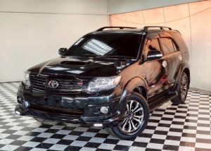 2015 TOYOTA SUV V FORTUNER 3.0 4WD AT Black