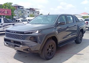 2026 TOYOTA HILUX TRAVO OVERLAND PLUS DOUBLE CAB 2.8 4WD AT Gray