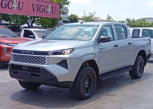 2026 TOYOTA HILUX TRAVO SMART DOUBLE CAB 2.8 2WD AT Silver