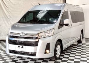 2020 TOYOTA VAN COMMUTER 2.8 2WD MT Silver