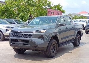 2026 TOYOTA HILUX TRAVO SMART DOUBLE CAB 2.8 2WD AT Gray