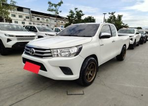 2017 TOYOTA HILUX REVO E SMART CAB 2.4 2WD MT White