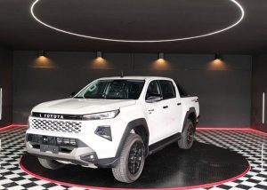 2026 TOYOTA HILUX TRAVO OVERLAND PLUS DOUBLE CAB 2.8 4WD AT White