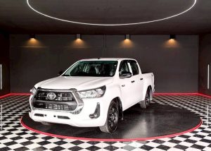 2022 TOYOTA HILUX REVO ENTRY DOUBLE CAB 2.4 2WD AT White