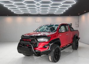 2017 TOYOTA HILUX REVO J SMART CAB 2.4 4WD AT Red