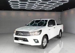 2016 TOYOTA HILUX REVO E SMART CAB 2.4 2WD MT White