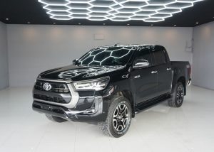 2021 TOYOTA HILUX REVO MID DOUBLE CAB 2.4 4WD MT Black