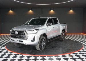 2021 TOYOTA HILUX REVO ENTRY DOUBLE CAB 2.4 2WD AT Silver