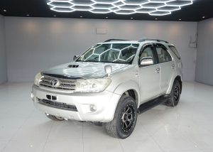 2008 TOYOTA SUV V FORTUNER 3.0 4WD AT Silver