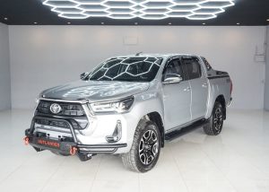 2021 TOYOTA HILUX REVO HIGHT DOUBLE CAB 2.8 4WD AT Silver