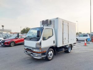 1999 MITSUBISHI CANTER TRUCK 4.2 2WD MT White